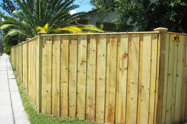 Wood Fence Contractor in Florida