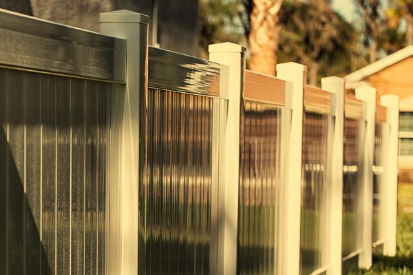 Vinyl fence in Oakland Park