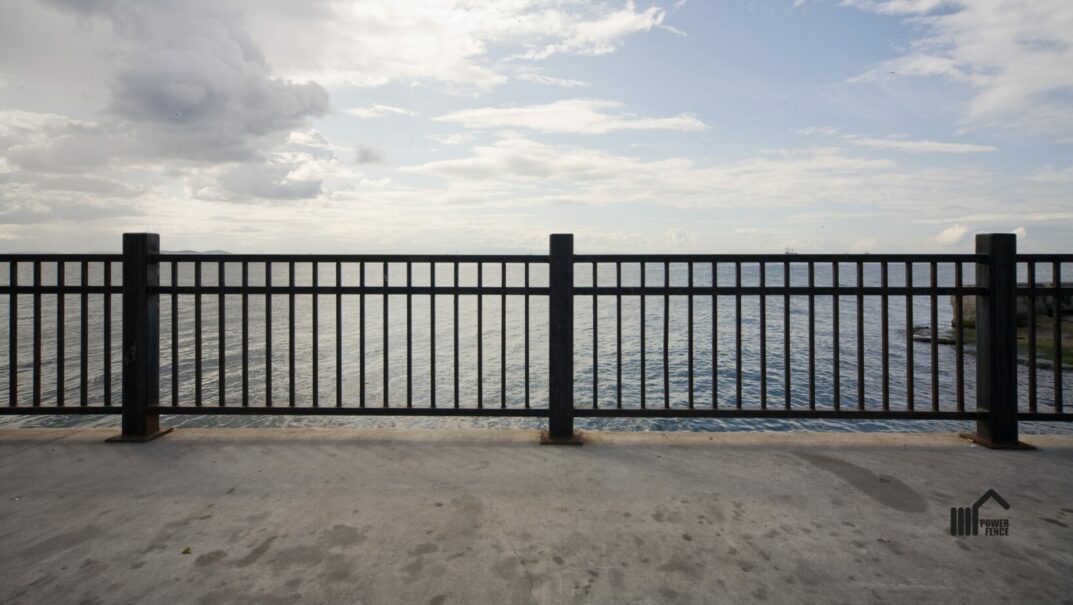 best types of fencing for waterfront homes