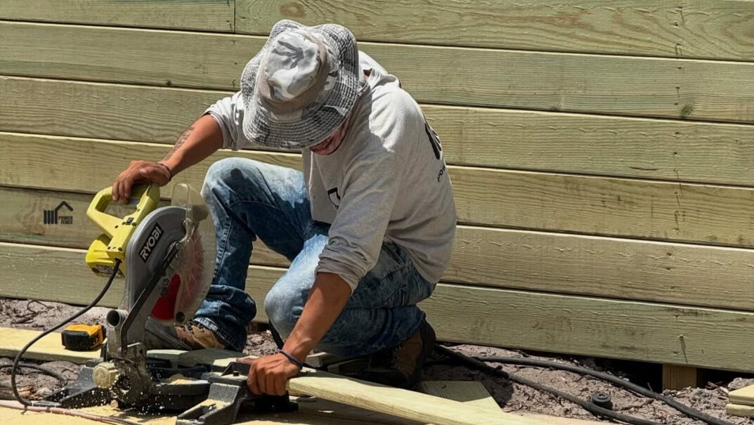 reasons to hire professional fence installer